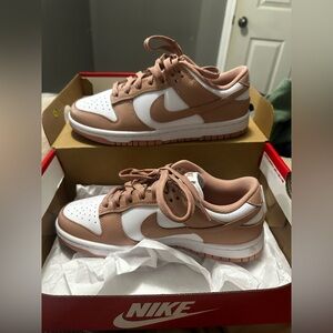 Nike Dunks (White/Rose Whisper)